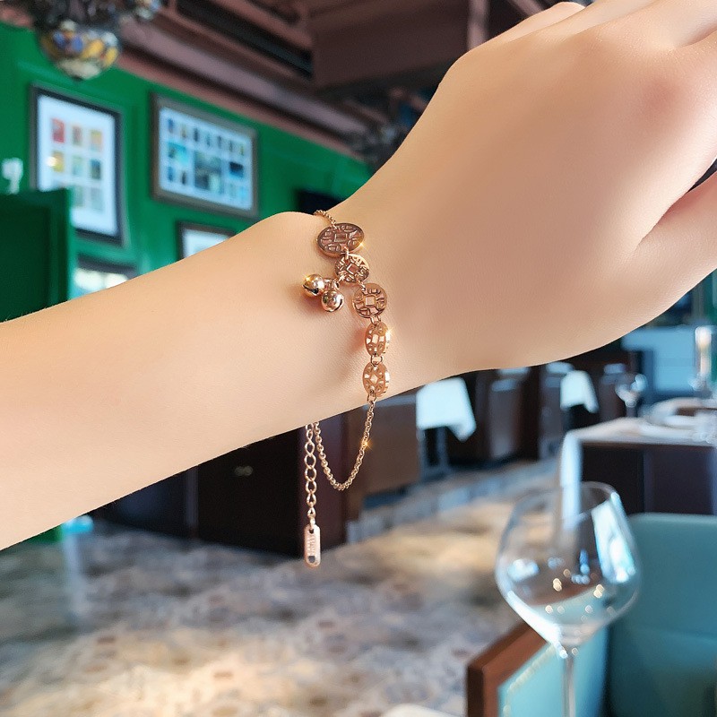 Vòng Tay Đính Ngọc Trai Giả Hình Trăng Sao Và Trái Tim Thời Trang 2021 | BigBuy360 - bigbuy360.vn