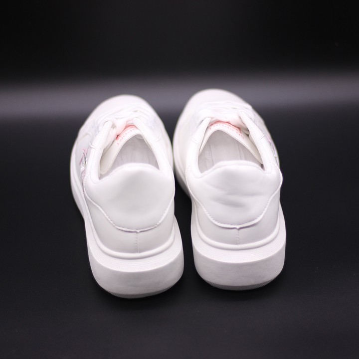 Giày sneaker trắng thêu hoa Koin N86