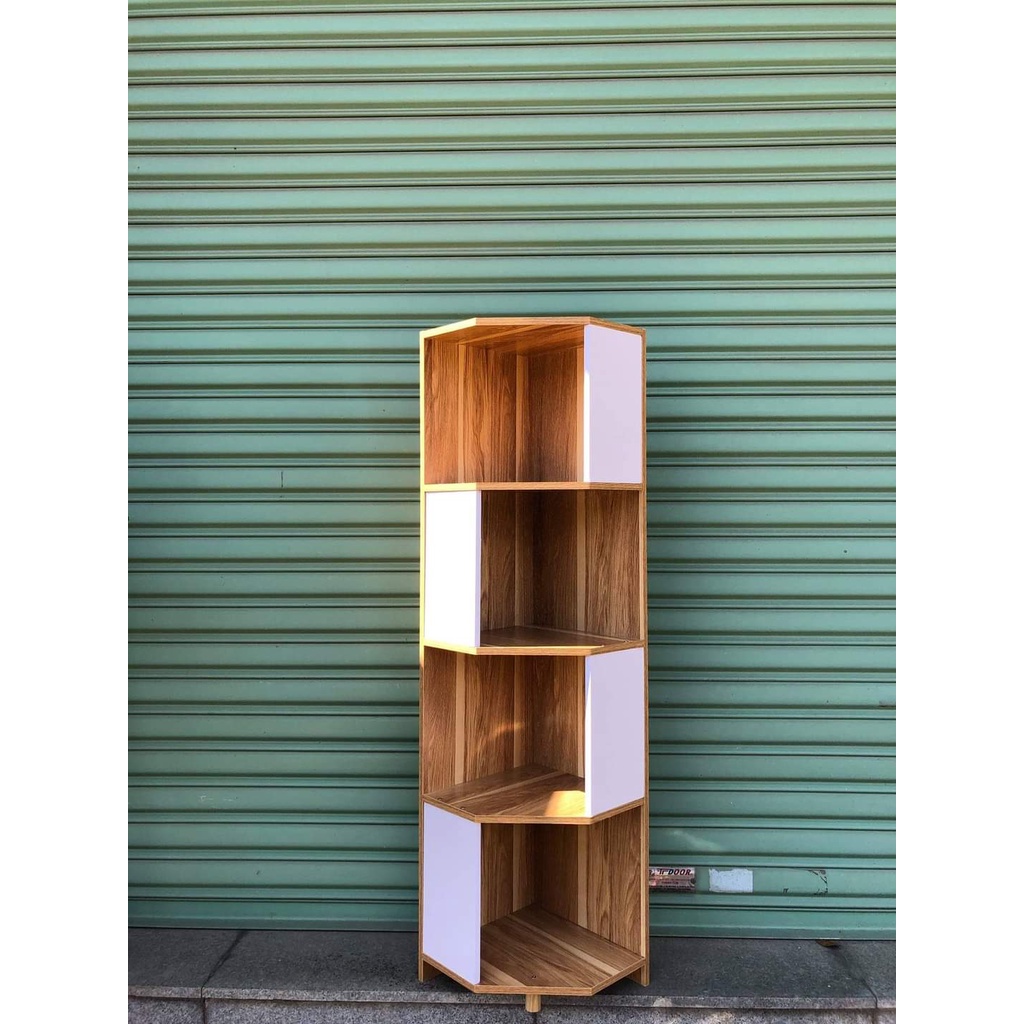 Kệ gỗ vuông góc tường 4 tầng. Kích thước 30 x 30 x 120 cm. Gỗ MDF phủ Maletium chống thấm cao cấp, không mối mọt.