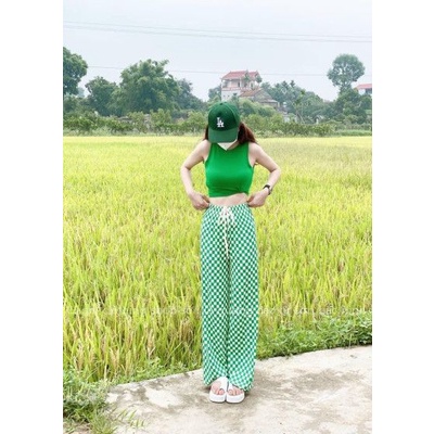 Quần ống sớ kẻ ô vuông phong cách
