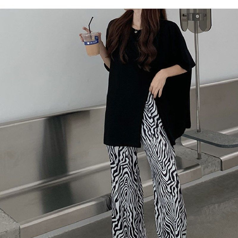 Set Áo Thun Ngắn Tay Xẻ Tà + quần ống rộng Họa Tiết Ngựa Vằn Phong Cách Hàn Quốc Mới Cho Nữ