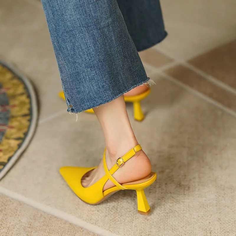 Giày Cao Gót Mũi Nhọn Phối Khóa Phong Cách Pháp