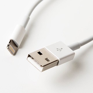 Cáp sạc lightning màu trắng iphone