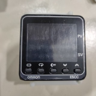 Bộ điều khiển nhiệt độ Omron E5CC-RX2ASM-800