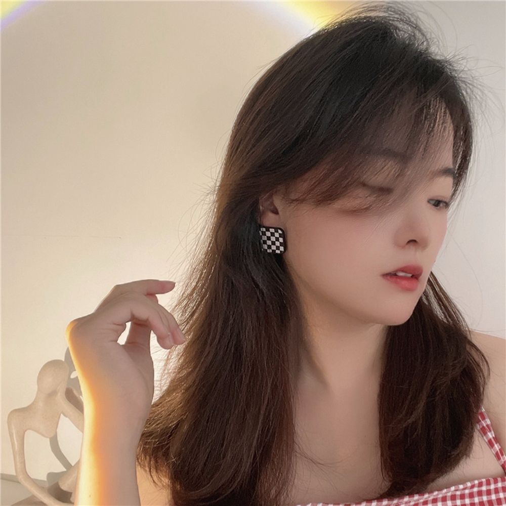 Khuyên tai vuông kim loại acrylic kẻ sọc bàn cơ kiểu Hàn cổ điển thanh lịch đơn giản cho nữ