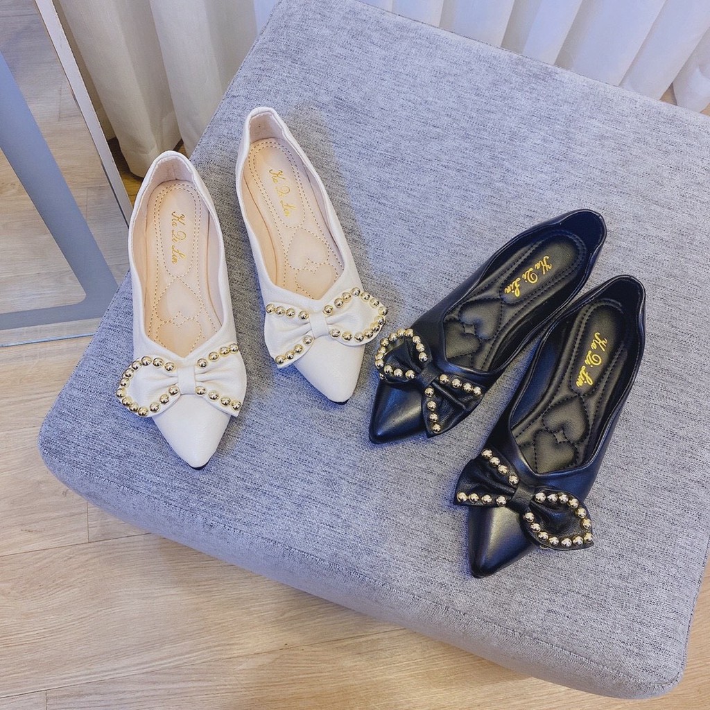 Giày bệt nơ lệch viền đinh da mịn