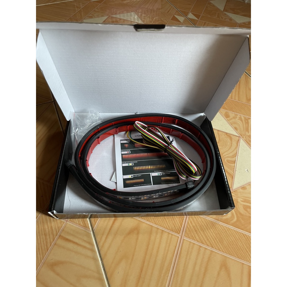 Dây led xi nhan hình mũi tên xương cá trang trí đuôi xe oto auto vol