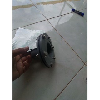 Lỗ thoát đáy cho hồ lót bạt