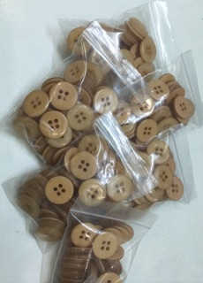 Gói 40 Chiếc Nút Áo 4 Lỗ Size 1,5cm