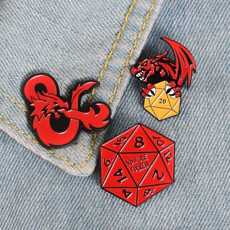 Huy Hiệu Cài Áo Hình Xúc Xắc Mặt Tráng Men Dungeons D20 RPG D&amp;D 1980's Game Geeks Dungeon Master