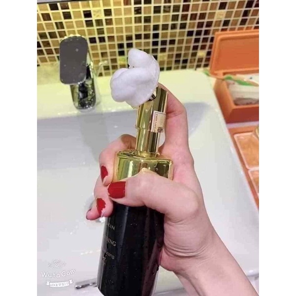 Sữa rửa mặt Bọt biển Magic Skin