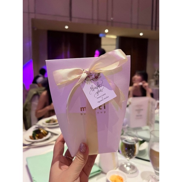 Hộp quà cưới túi dập chữ nhũ Merci size M