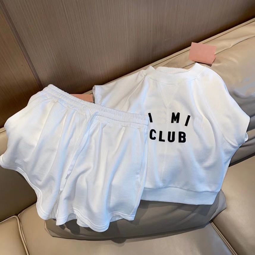 Set Áo Thun Sát Nách In Chữ + Quần Short Lưng Cao Ống Rộng Thời Trang Dành Cho Nữ