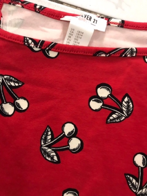 Đầm yếm thun bé gái F21 xuất xịn! Vải thun co giãn- 100% coton thoáng mát! Size 4tuoi tới 14tuoi ! Mặc đúng mùa luôn ạ!