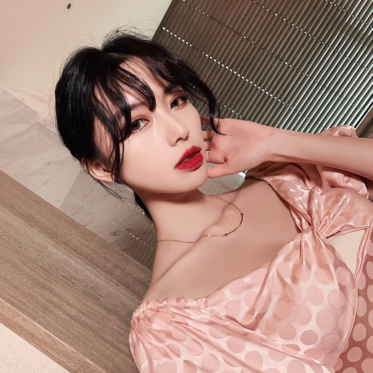 Dây chuyền titan trang trí xương quai xanh thời trang xinh xắn