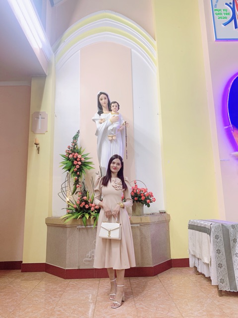 Váy made by thùy linh