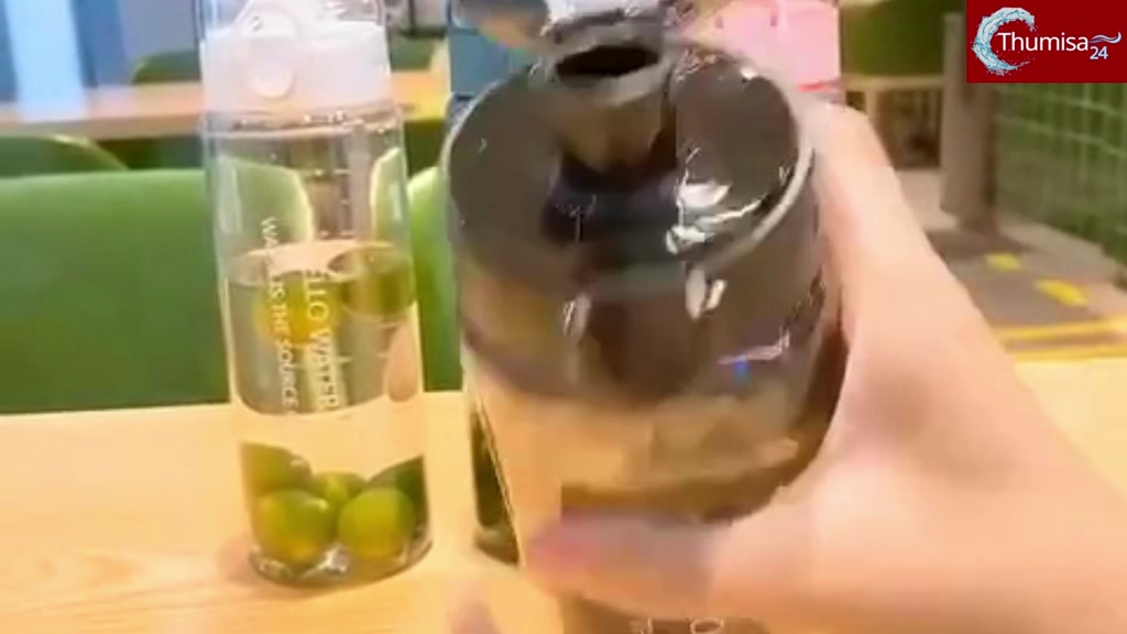 Bình đựng nước, bình nhựa đựng nước trong suốt kiểu dáng thể thao, bình nước hello water 780ml cao cấp | BigBuy360 - bigbuy360.vn