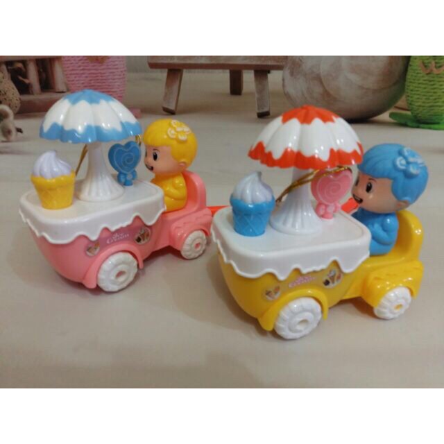 Đèn hình xe kem phát nhạc