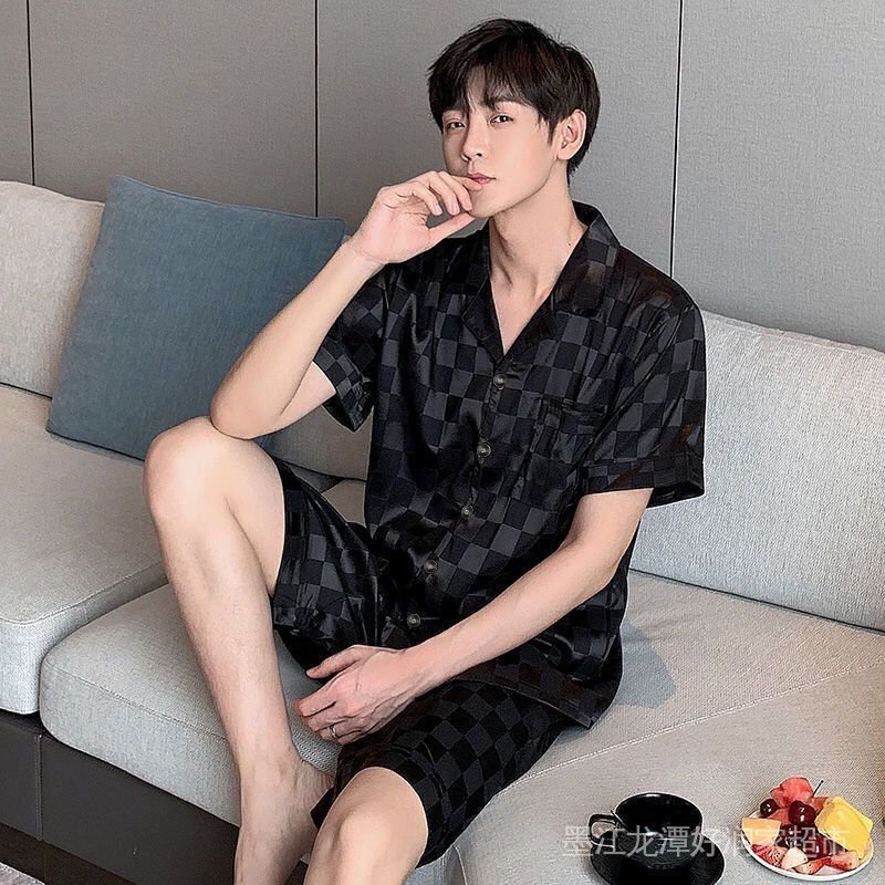 Bộ Đồ Ngủ Tay Ngắn Chất Lụa Lạnh Mỏng Nhẹ Thời Trang Xuân Thu Cho Nam