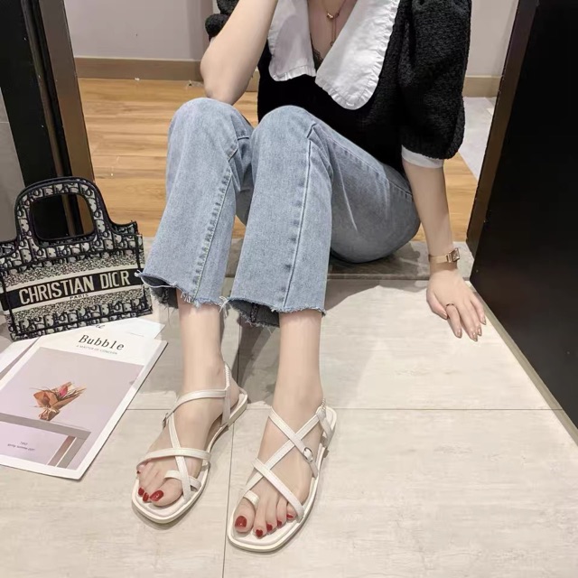 Sandal xỏ ngón ulzzang Dorae