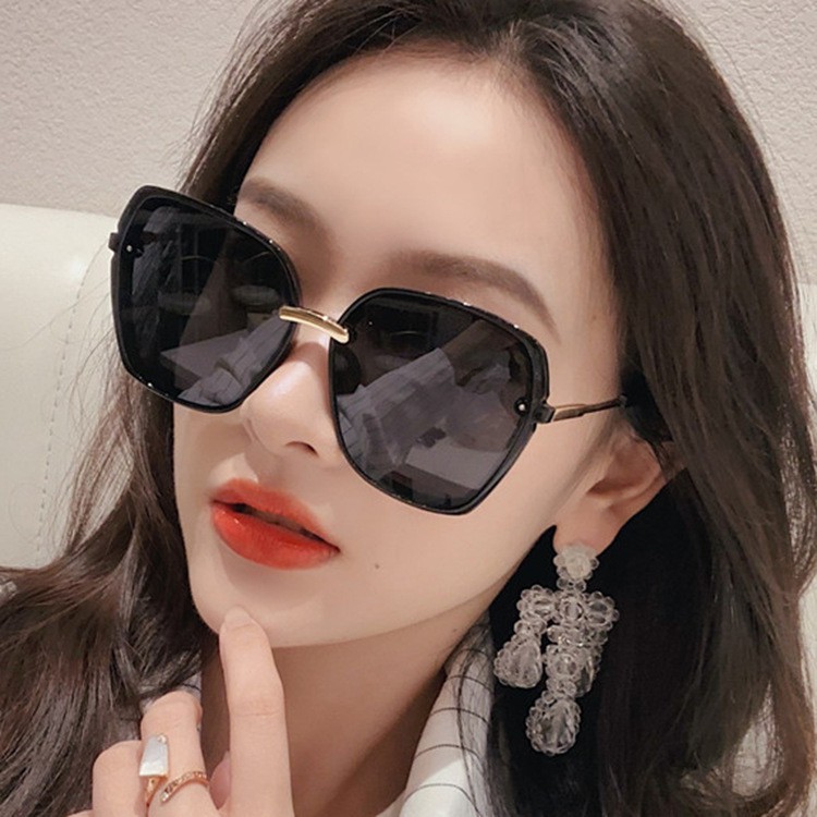 Kính mát gọng lớn chống tia UV thời trang cho nữ
