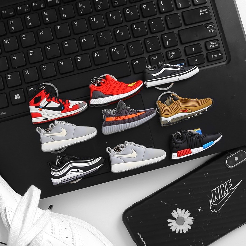 Móc khóa cute giày Sneaker chất liệu Silicon cao cấp nhiều mẫu hot. Dùng làm móc treo chìa khóa hoặc balo