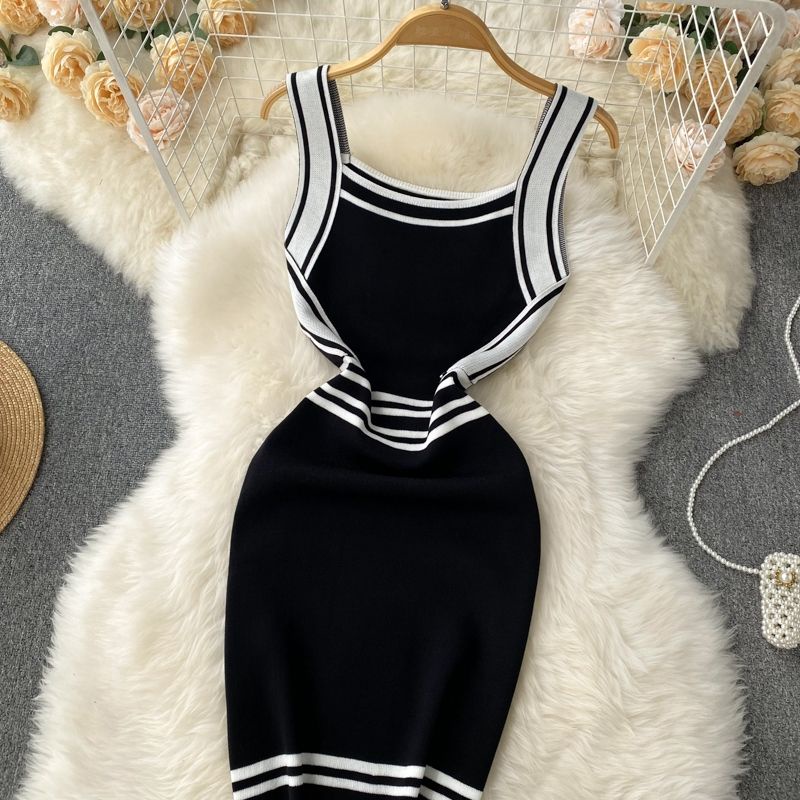 Đầm len body 2 dây phối màu