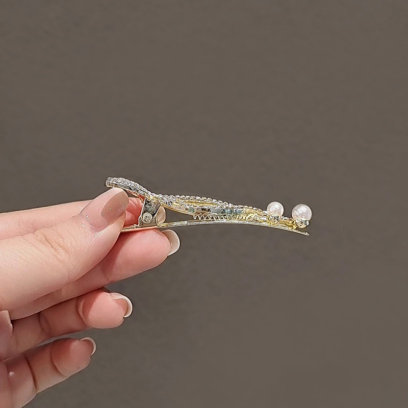 Kẹp Tóc Hình Bướm Đính Ngọc Trai Dễ Thương