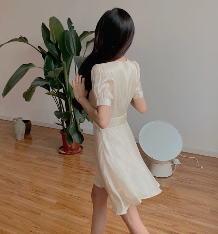 Đầm tay ngắn phồng cổ chữ V thời trang mùa hè xinh xắn dành cho nữ