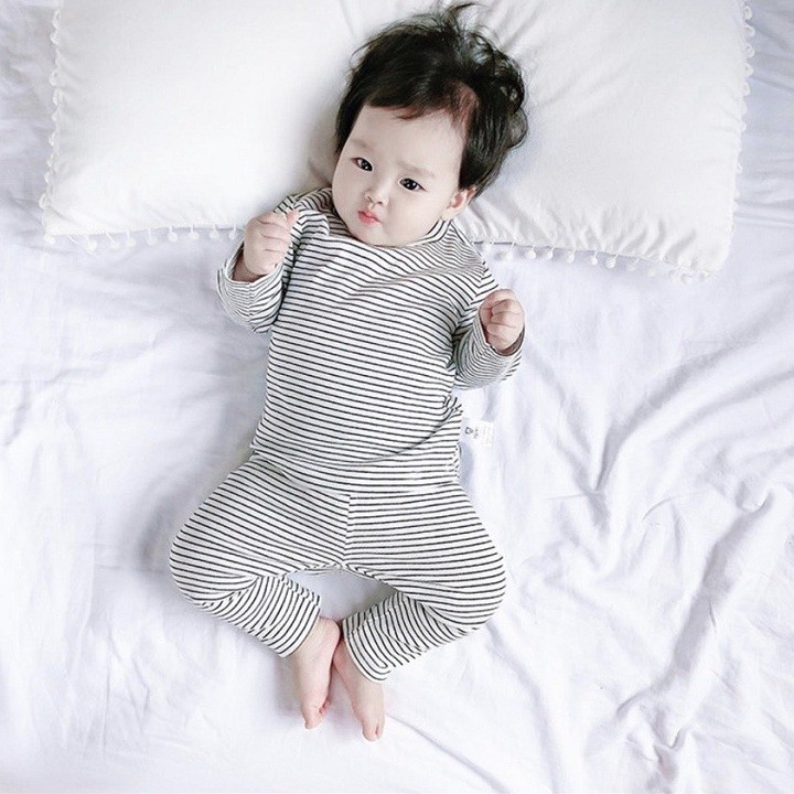 Bộ thu đông zip  kẻ  cho bé trai , bé gái đơn giản nhưng vẫn   xinh xắn ( 6-16kg )