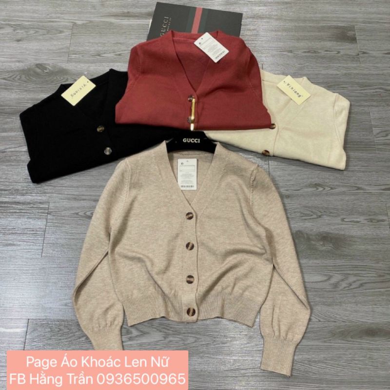 Áo khoác cardigan cổ tim dáng lửng chất mịn nút to.