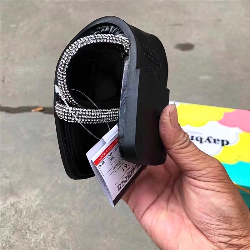 Dép lê Bsk quai đá