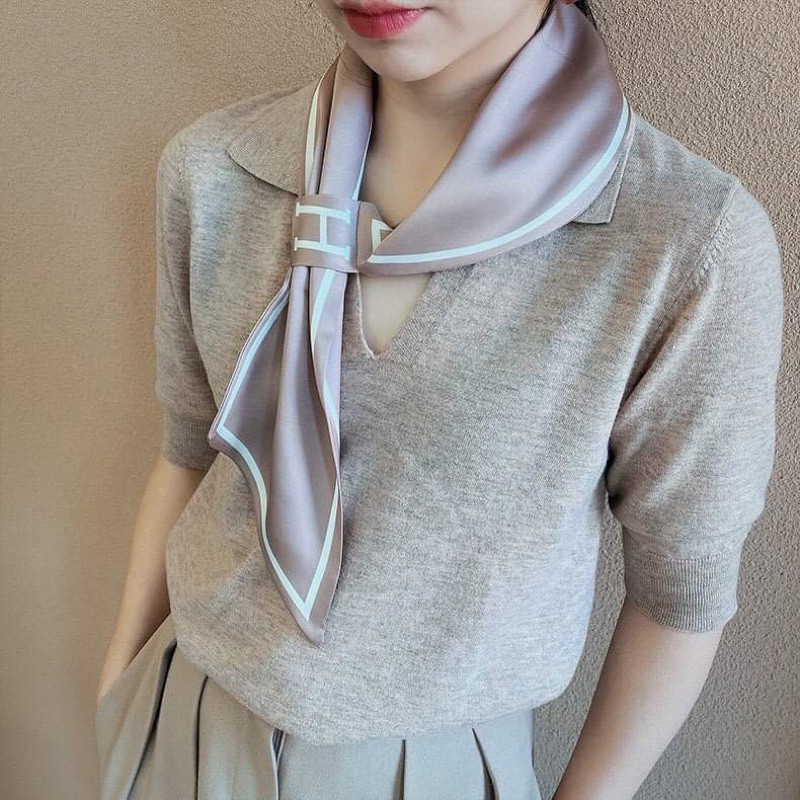 Khăn lụa buộc nơ cổ chữ H