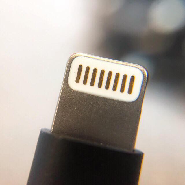 Cáp USB Lightning ngắn 20cm Beats chính hãng (Do Apple sản xuất), có chứng nhận MFi