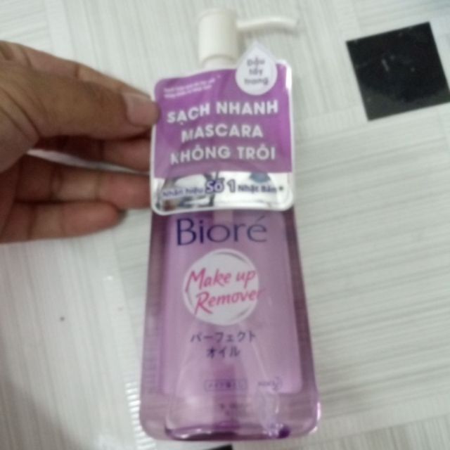 Dầu tẩy trang Biore 150ml