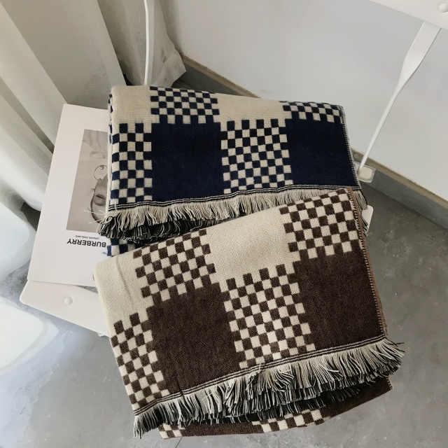 Khăn choàng cổ cashmere họa tiết caro phong cách Hàn Quốc dễ phối đồ cho nữ thời trang mùa thu đông