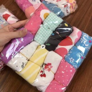 Quần chục tè dầm
