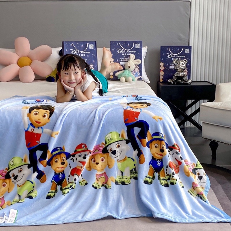 Chăn tuyết Disney cho bé đi học, đi chơi mềm mịn, giữ ấm tốt