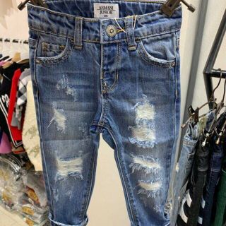 Quần jeans rách bé trai bé gái
