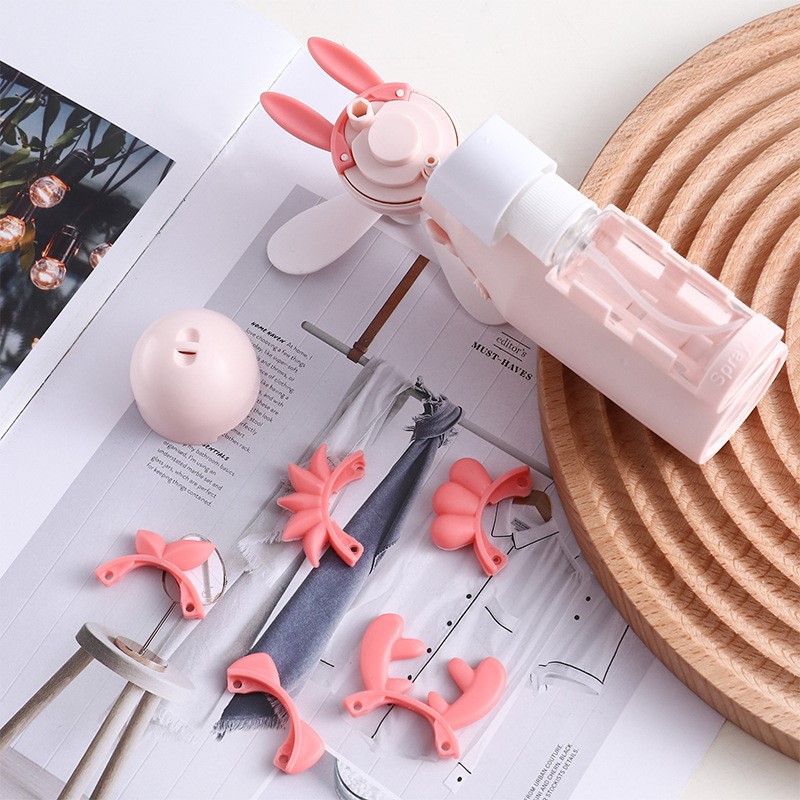 QUẠT MINI CẦM TAY PHUN SƯƠNG ĐIỀU HÒA MÁT LẠNH HÌNH THÚ DỄ THƯƠNG