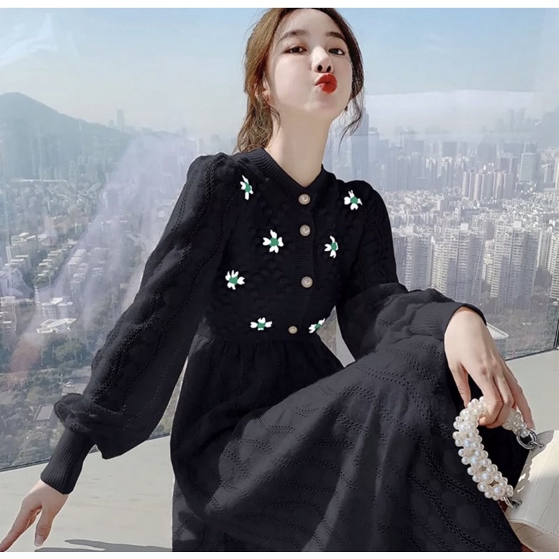 Đầm len tiểu thư hoa thêu siêu xinh
