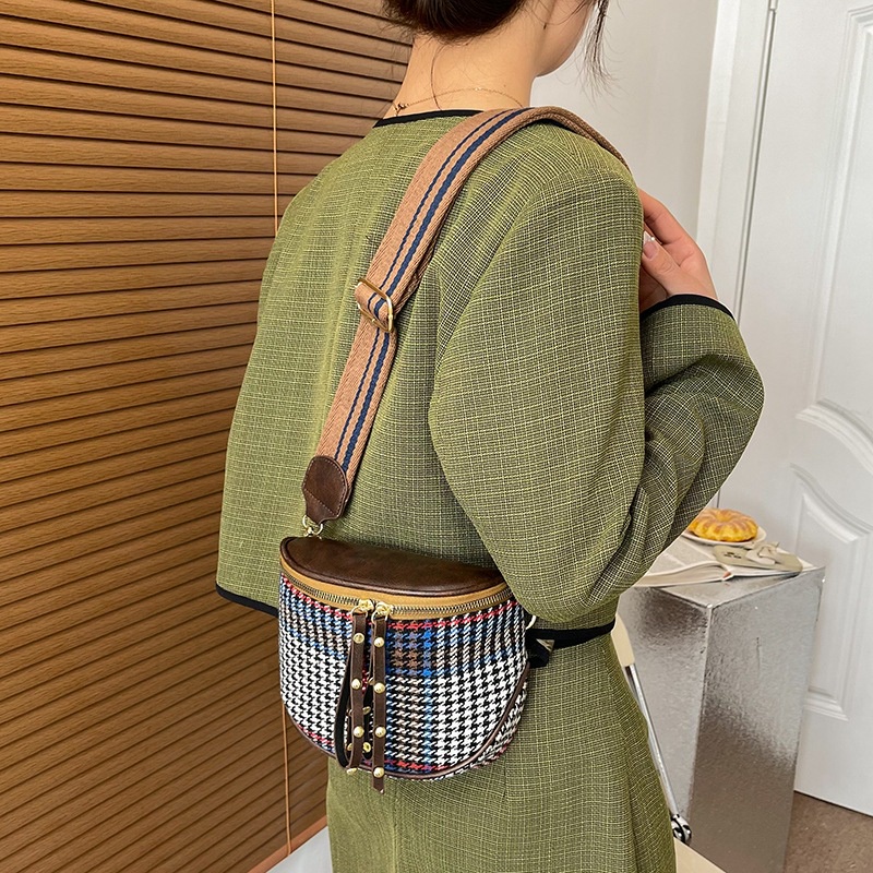 Túi đeo vai kẻ sọc IELGY hình yên ngựa thời trang có dây đeo bản rộng