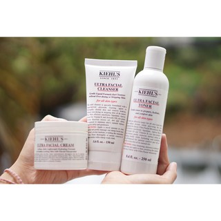 Bộ 3 sữa rửa mặt, toner và kem dưỡng dòng Ultra Facial chuyên dành cho da hỗn hợp, da khô, da nhạy cảm.