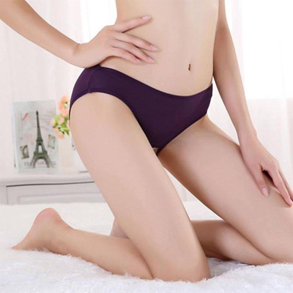 Quần lót hở mông nhiều màu sắc quyến rũ cho nữ