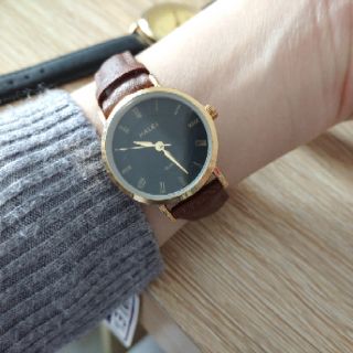 Đồng hồ nữ Halei 542 dây da cao cấp