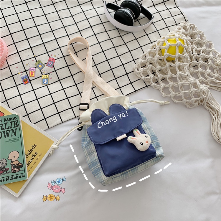 Túi Vải Đeo Chéo Tai Thỏ Caro Kèm Sticker Bông L2080