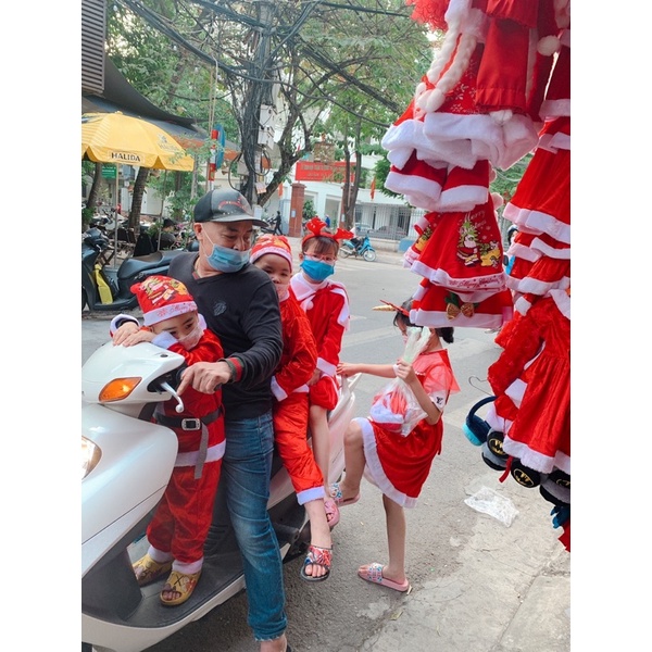 Bộ quần áo ông già Nôen cho bé từ 8-35kg