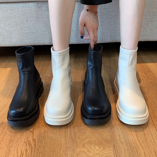 [Có Sẵn] Boots trơn cổ ngắn Ulzzang gót cao 5cm da mềm không khoá | BigBuy360 - bigbuy360.vn