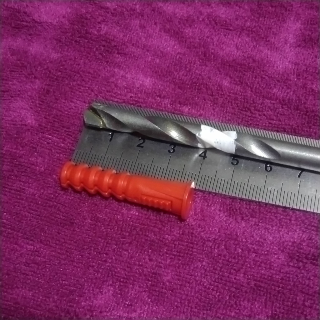 Bộ 100 tắc kê nhựa 8mm và 100 vít 5,2mm x 40 mm+ mũi Khoan bê tông 8mm chuôi thẳng loại tốt.