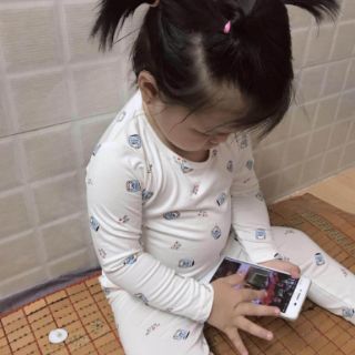 Bộ Peekaboo bò sữa thun lanh L1